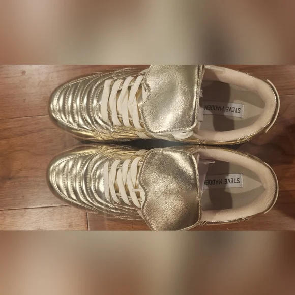 Steve Madden Madrid Gold Metallic Quilted Lace Up Sneakers. - Picture 4 of 4